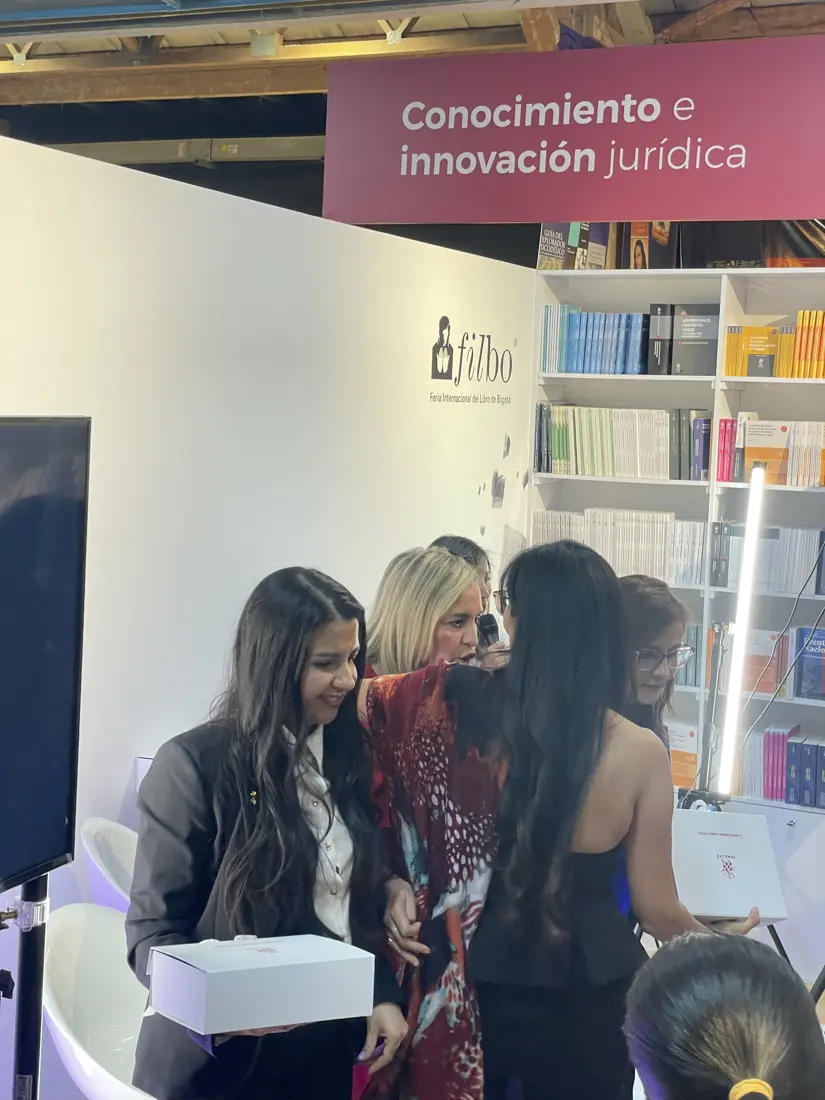 Stand en la Feria del Libro (FILBO): Cajas personalizadas, agendas y esferos