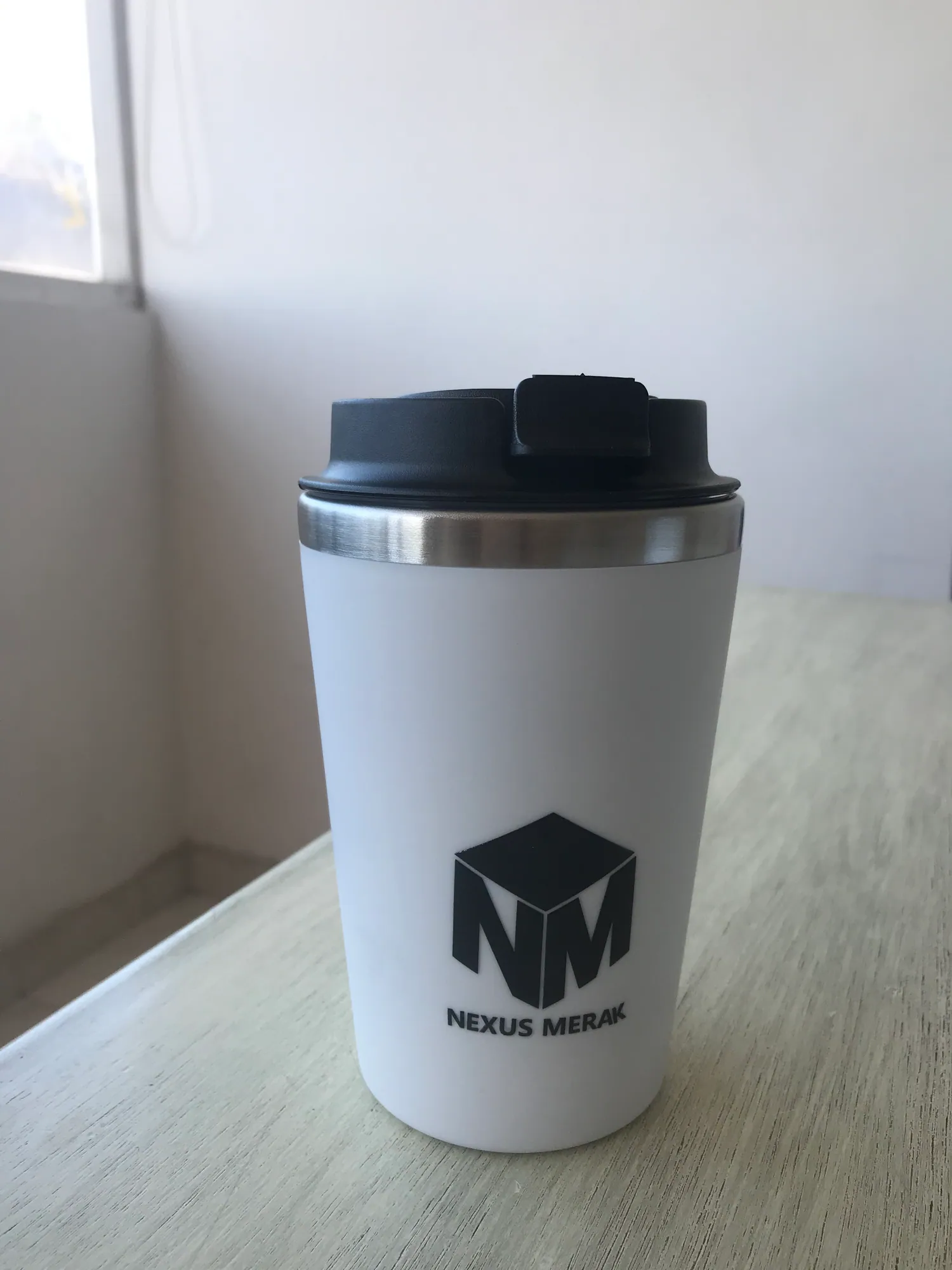Nexus Merak: Mugs, termos y hoodies